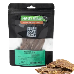 אריזת חטיף טבעי לכלבים האו ומיאו ספגטי טלה 30 גרם, לצידה נגיסי טלה מיובשים